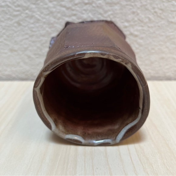 Ceramic Cup. Footed, Faceted, lined & salt fired. Browns. Second. - Picture 5 of 8